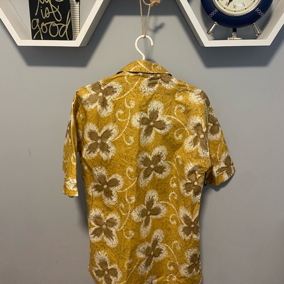 HANDMADE Hawaiian shirt. - Picture 2 of 4